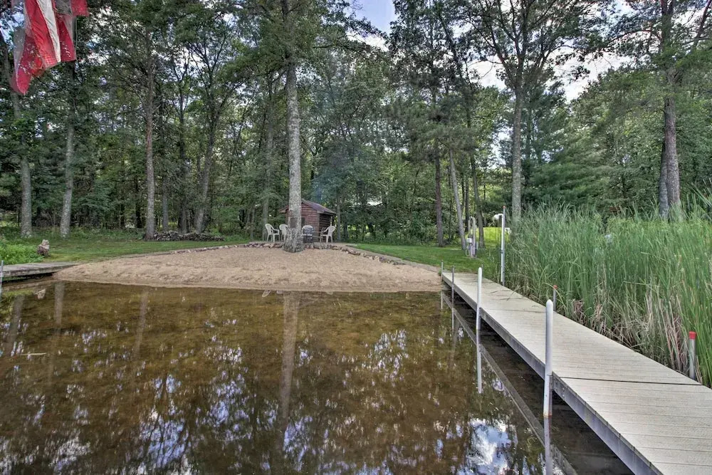Spacious Cabin on Cross Lake: Treehouse & Sauna!