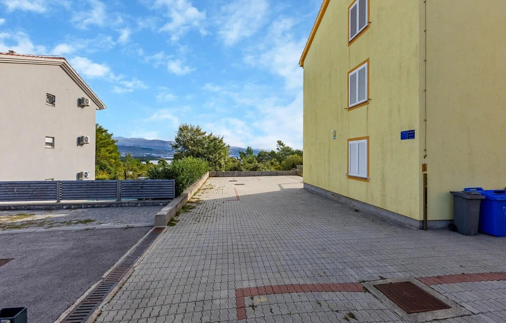 Nice Home in Cizici With Wifi and 2 Bedrooms