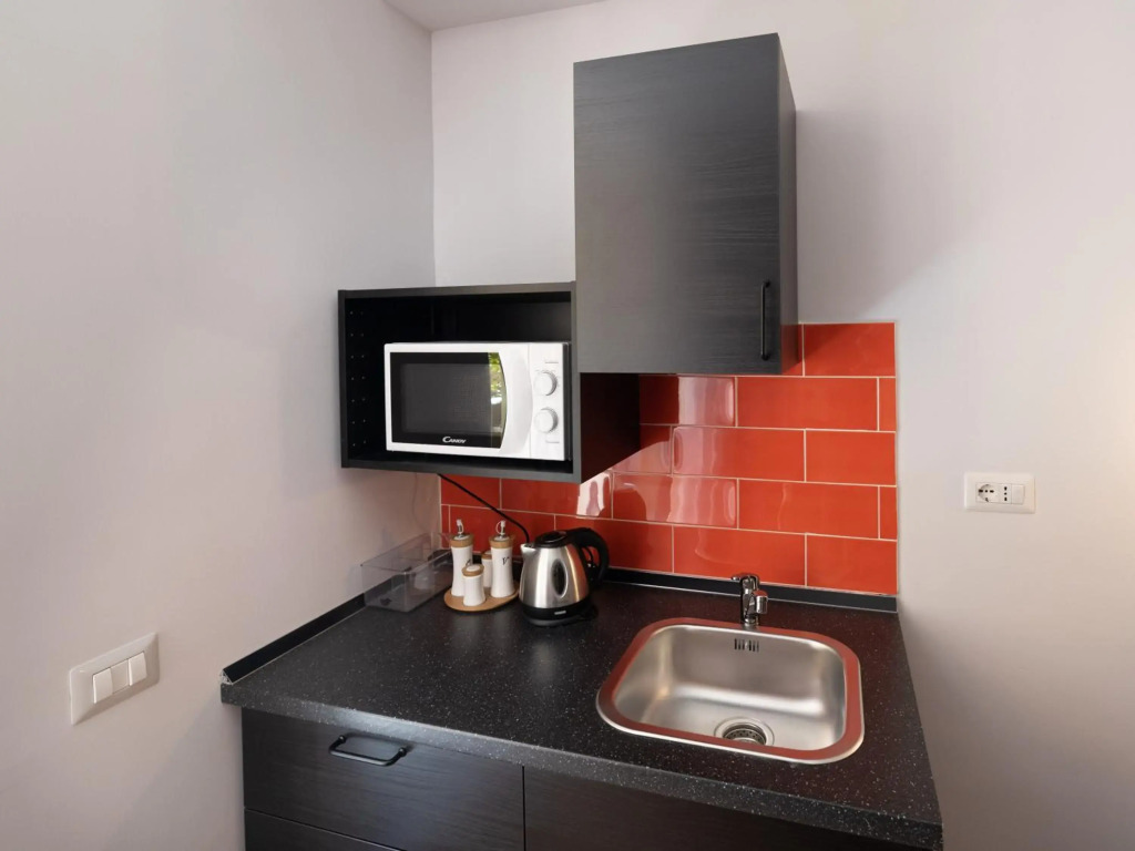 Design Studio Flat with Terrace Next Toledo Metro Stop