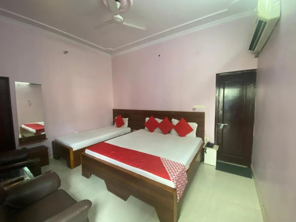 Hotel Aarjee Crescent Jaipur