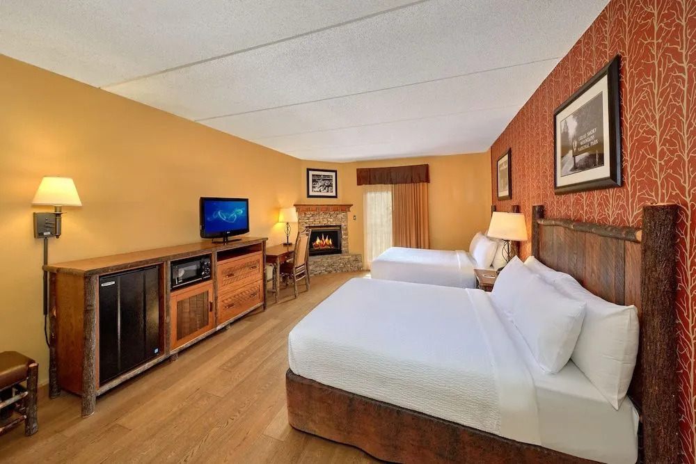 Old Creek Lodge