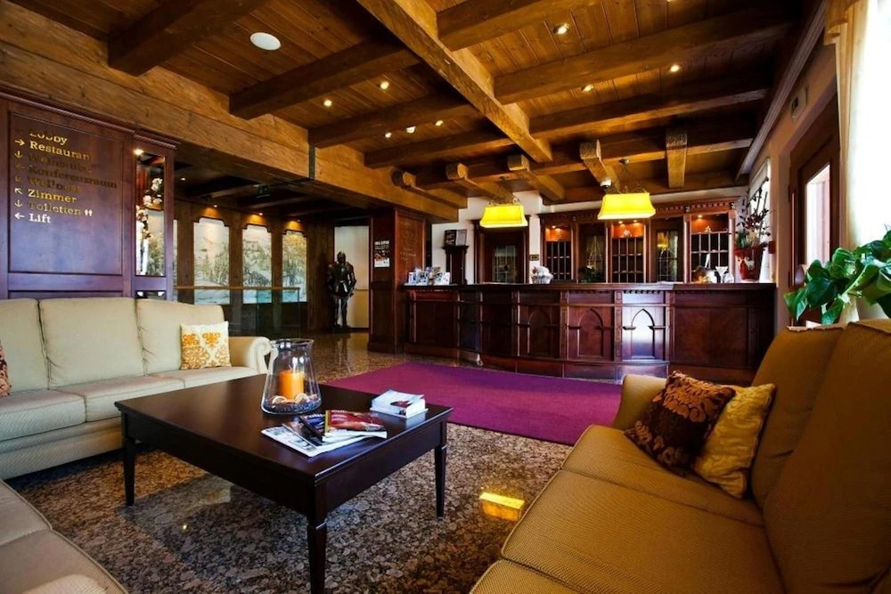 Hotel Zur Burg