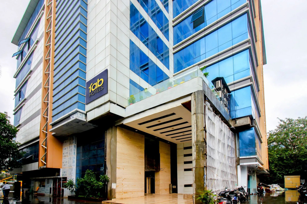 FabHotel Aksa International