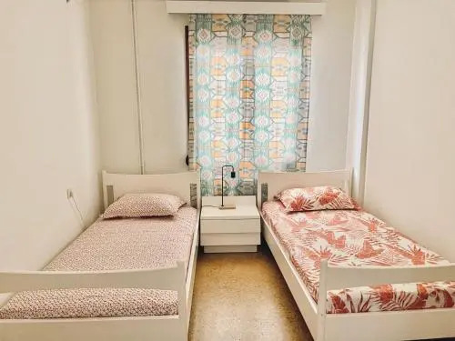 4BR Newly Renovated Retreat Tranquil Coastal Haven