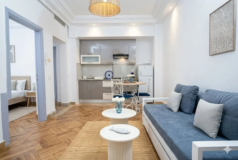 Charming 2-bedroom Apartment With Ocean View in Carthage