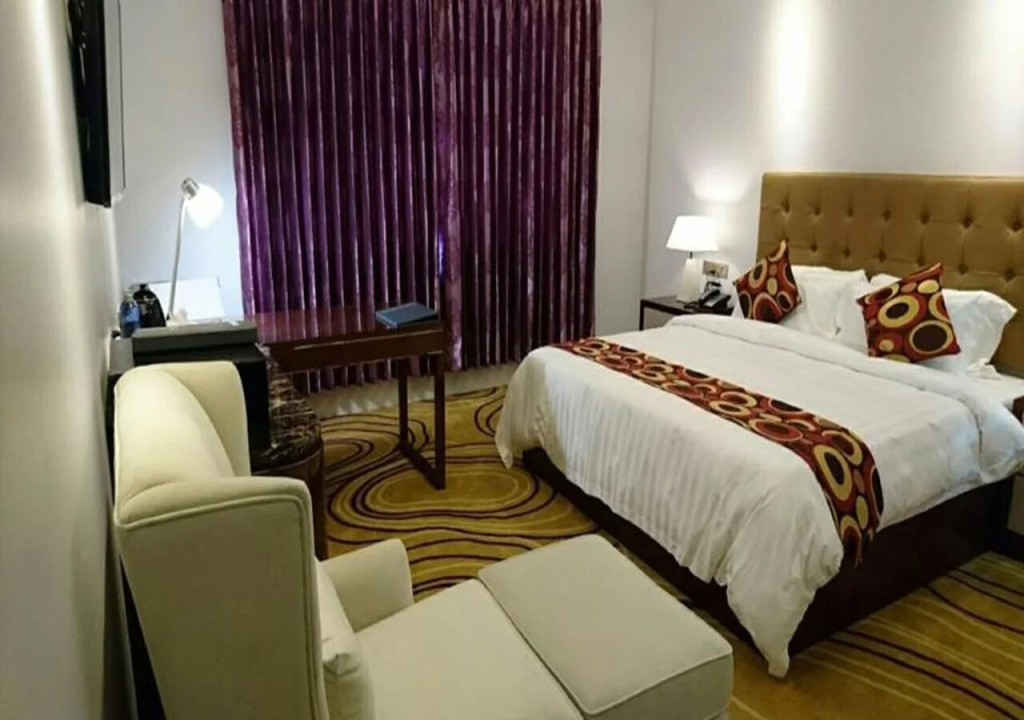 Royal Hinthar Hotel