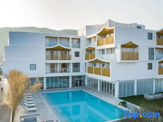 Yuntaishan Sky Courtyard Design Guesthouse