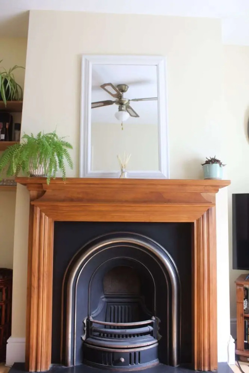 Cheerful 2 Bedroom Family Home With Private Garden