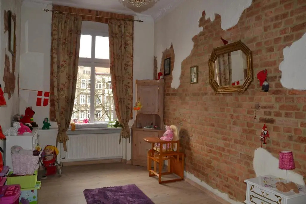 City center, sunny spacious luxury!