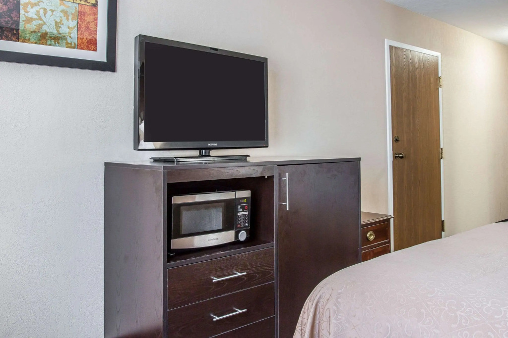 Quality Inn Grand Rapids South-Byron Center