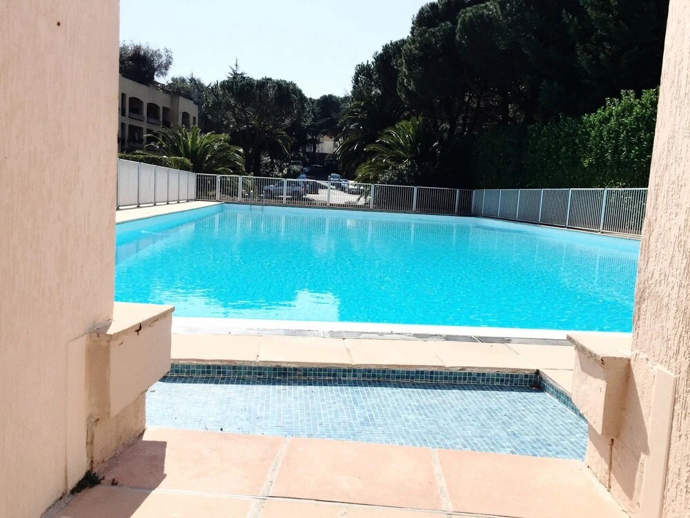 Studio in Cannes, With Pool Access, Furnished Terrace and Wifi - 3 km