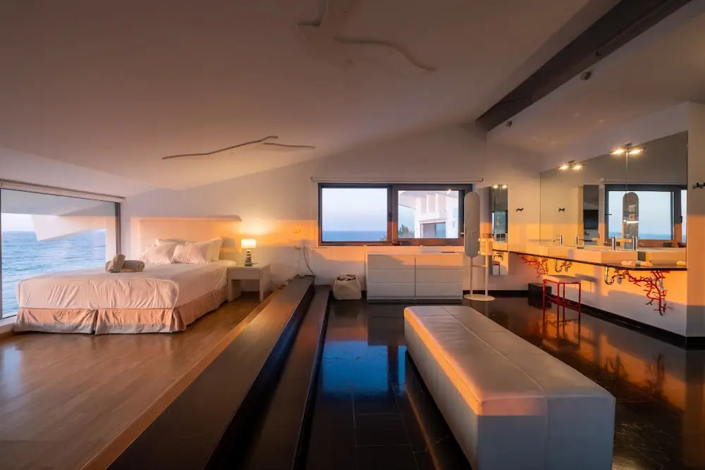Icarus Luxury Beachfront Villa