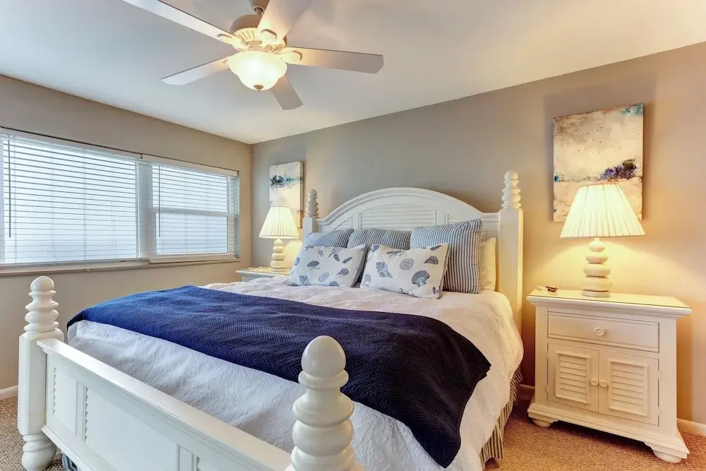 7th Floor, Corner Property on the top Floor With Easy Beach Access Exclusive Fishing Pier