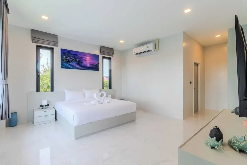 2 Villas 2 Kitchens  Huge Pool V258