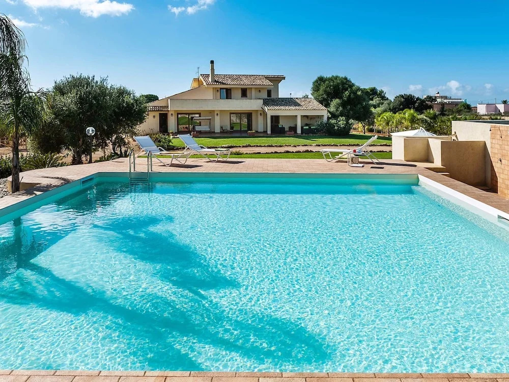 Wonderful Villa With Swimming Pool Nearby Marsala, Just 5km From the Sea!