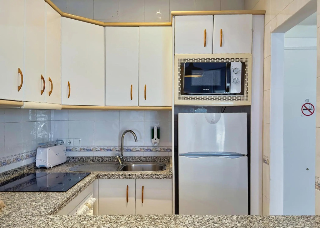 Skol 242 Excellent One Bedroom Apartment with Sea Views