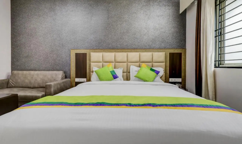 Treebo Sahara Suites 750M From St Johns Medical College And Hospital