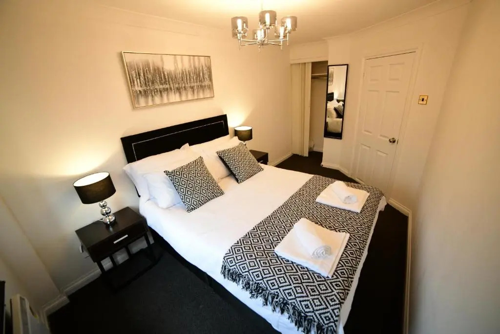 Lavish modern 1 bedroom Apt close to city centre