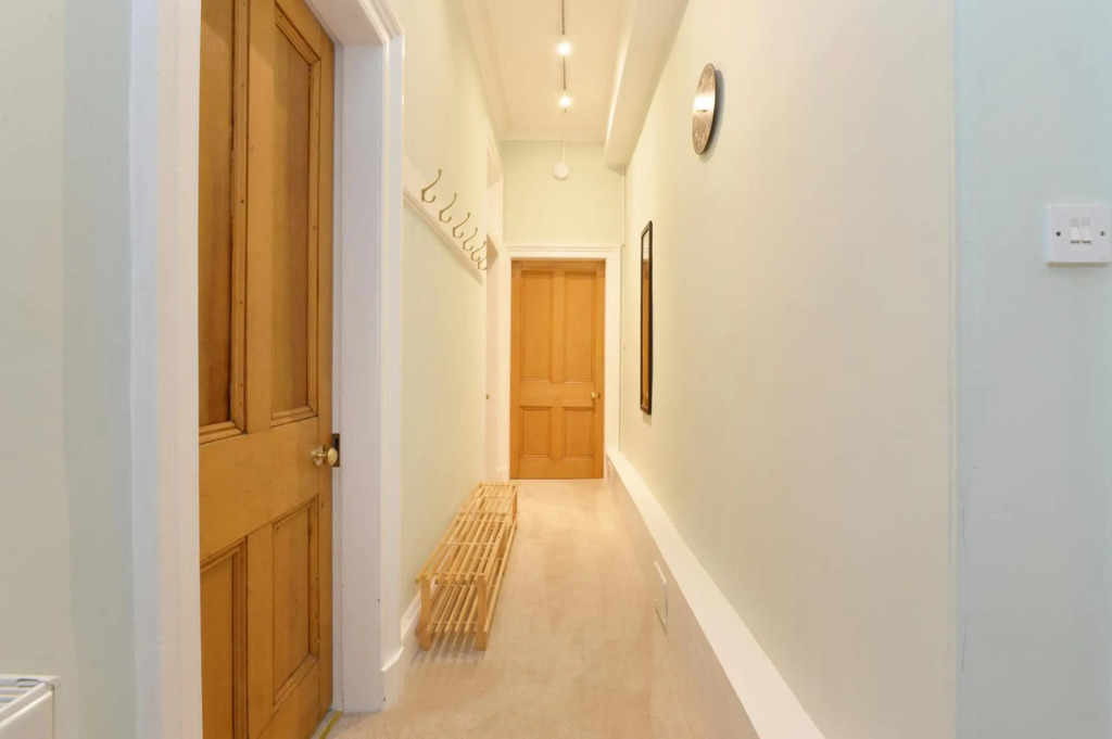 Executive 3 bed in The Meadows
