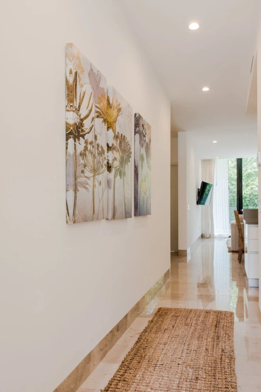 2 Bedroom Apartment Near the Beach