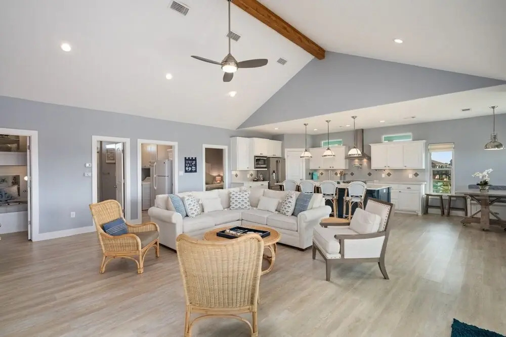 Crystal Villa 3 Bedroom Home by RedAwning