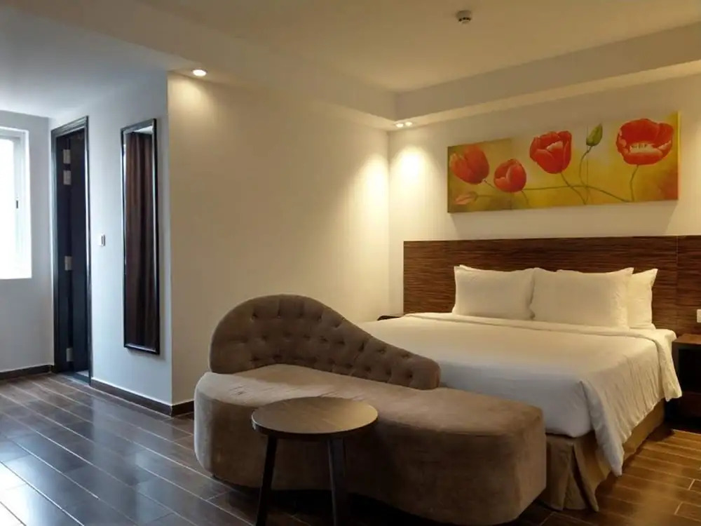 Rose Milano Villa