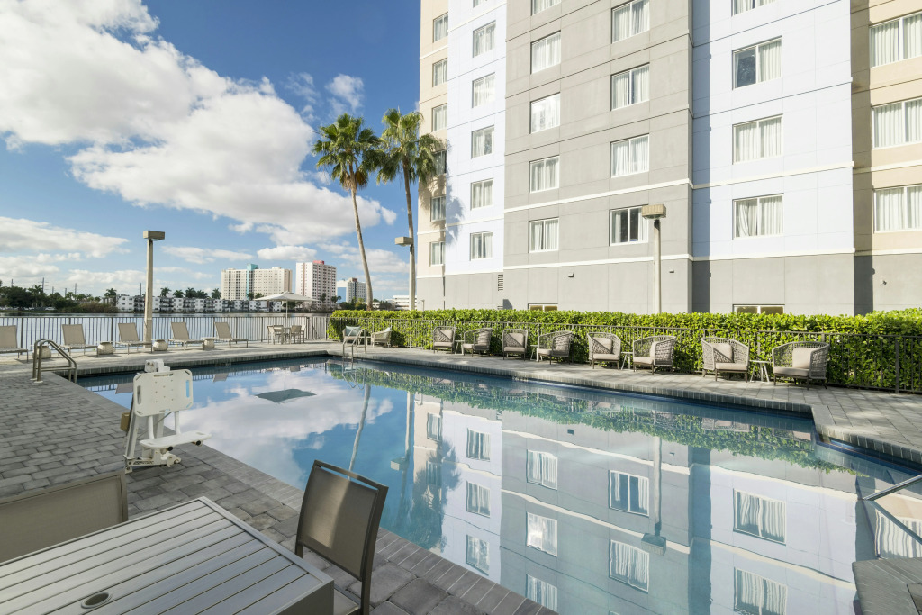 Homewood Suites Miami Airport/Blue Lagoon