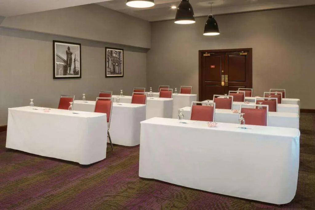 Four Points by Sheraton Boston Logan Airport Revere