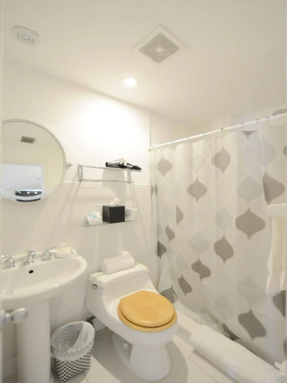 Sunrise Court Apartments