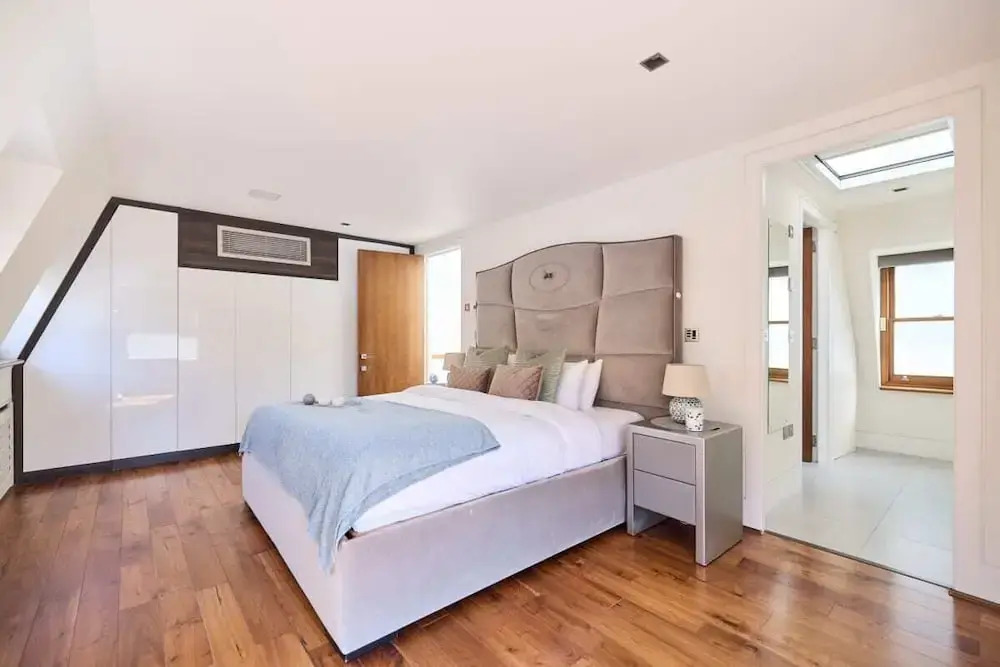 The Radnor Mews Residence Stylish 3bdr Mews House