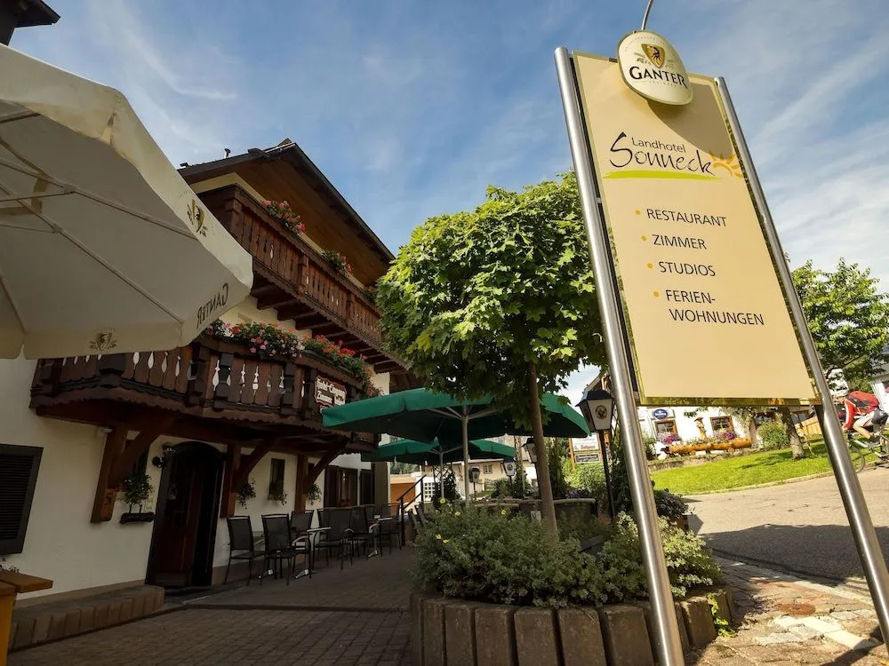 Landhotel und Apartments Sonneck