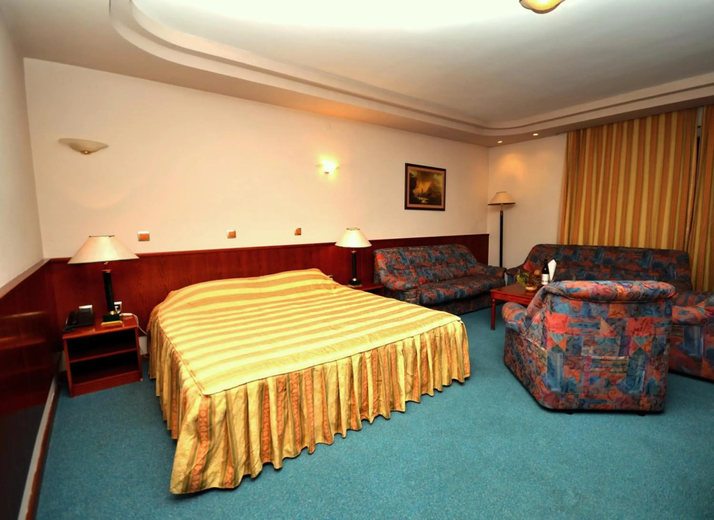 Hotel Lebed