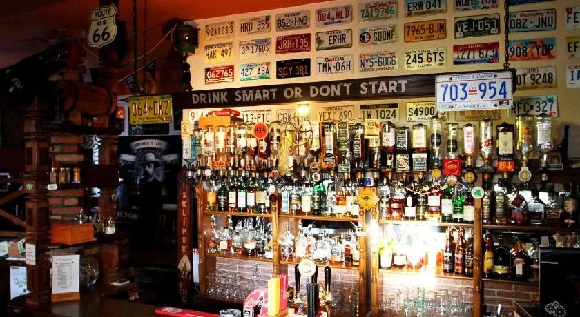 Pension Alfa & Whisky Pub
