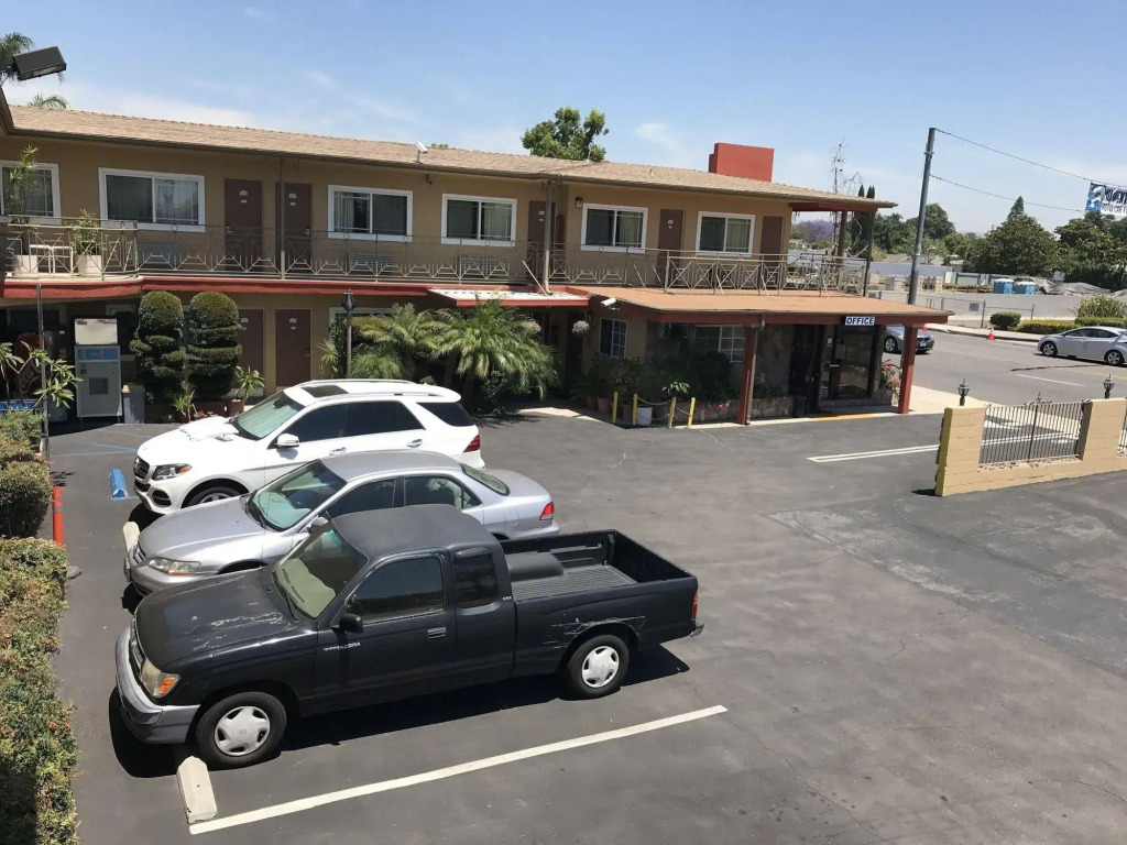 Fullerton Lodge