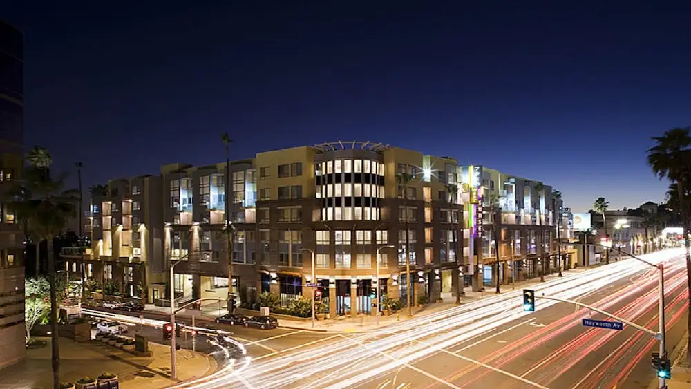VIP Hollywood LA 5BD Walk of Fame Suite