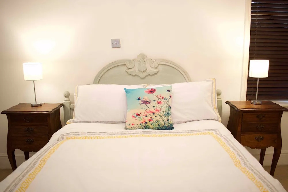1 Bedroom Apartment in West London