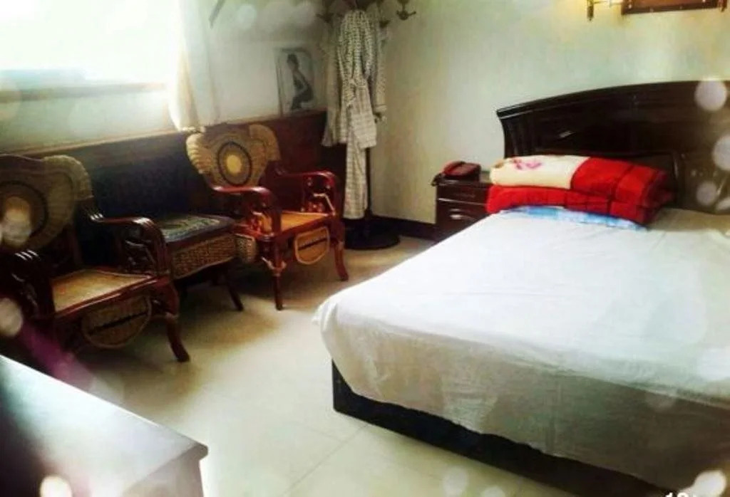 Longquan Hotel
