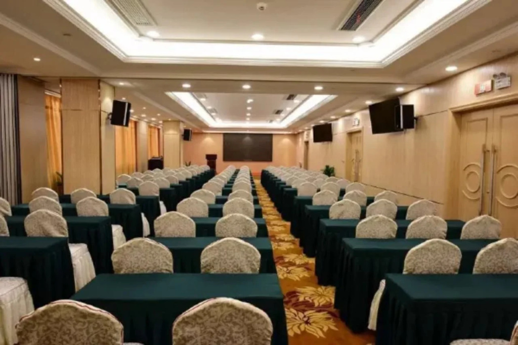Vienna International Hotel (Nantong Haimen Railway Station)