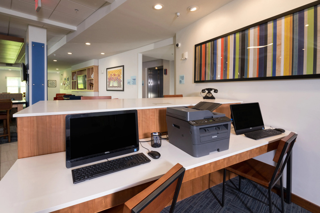 Holiday Inn Express & Suites Michigan City by IHG