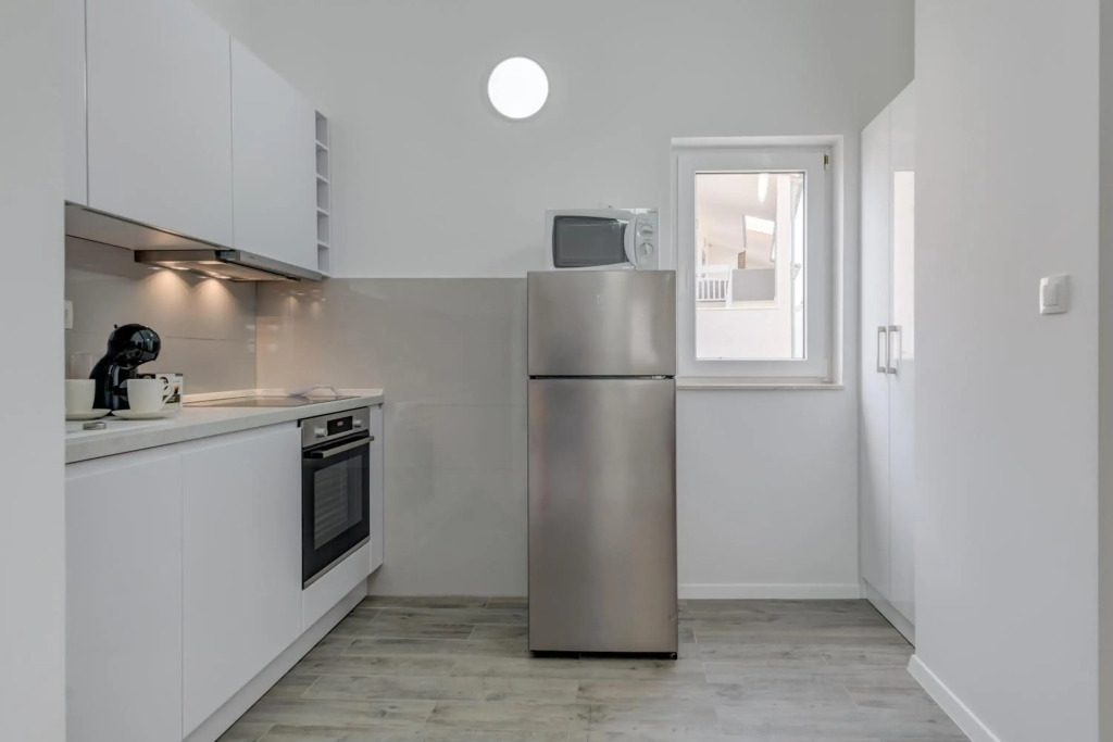 Spacious Modern Apartment Miljak - 1min to the beach