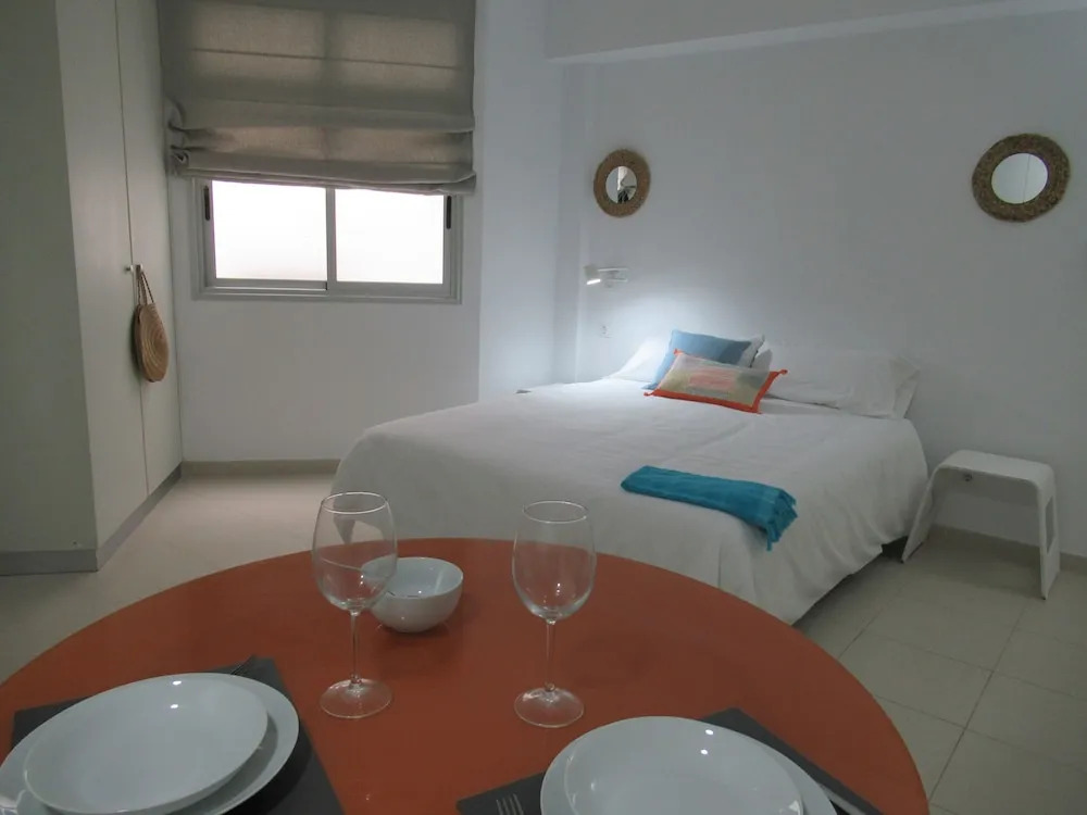 Estudio a 25 metros playa Canteras - WIFI
