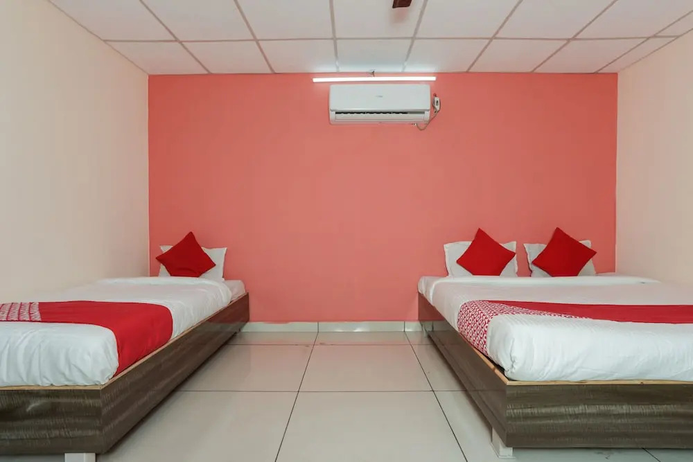 OYO 30383 Hotel Milan Parinay