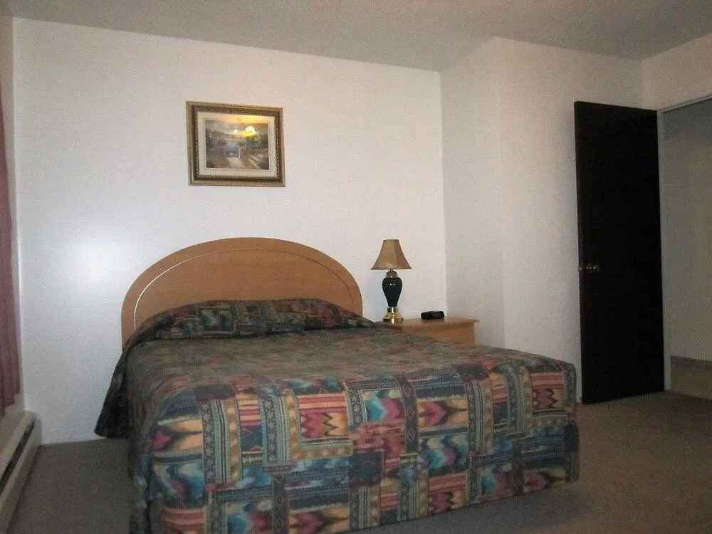 Misty Mountain Inn & Suites