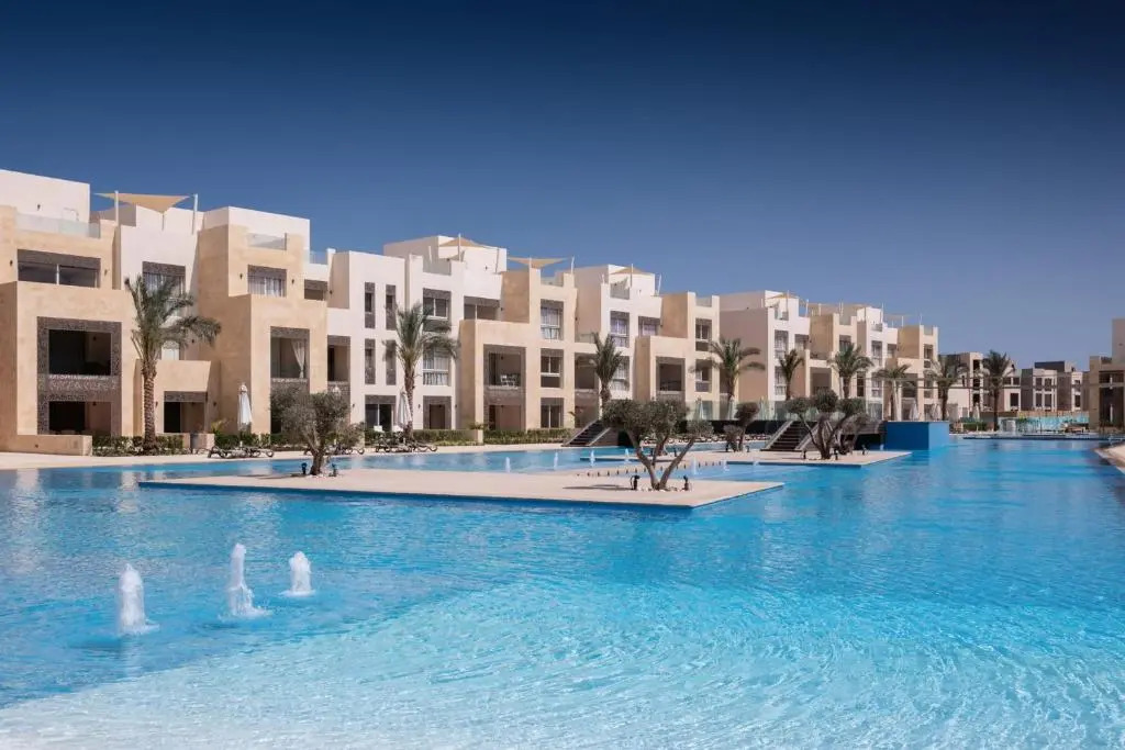 Earthy & Tranquil 1 BR Apt with Pool & Beach Access
