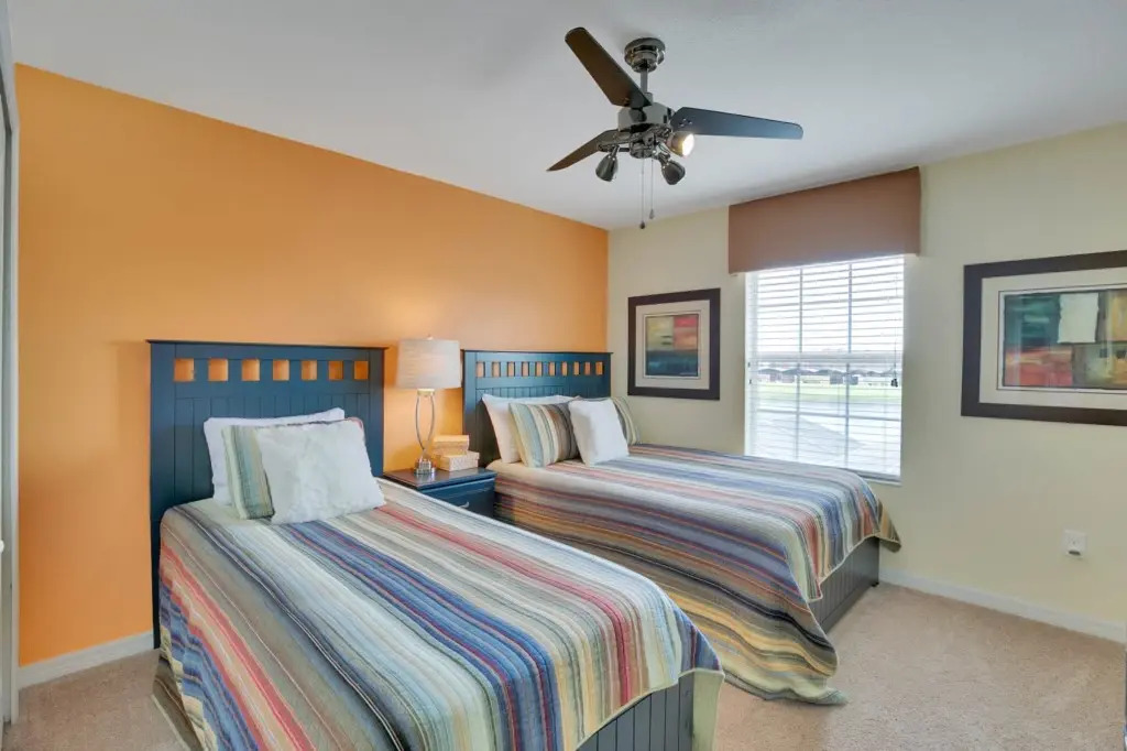 4 Bedrooms 3 Bathrooms Paradise Palms 8881 Cp