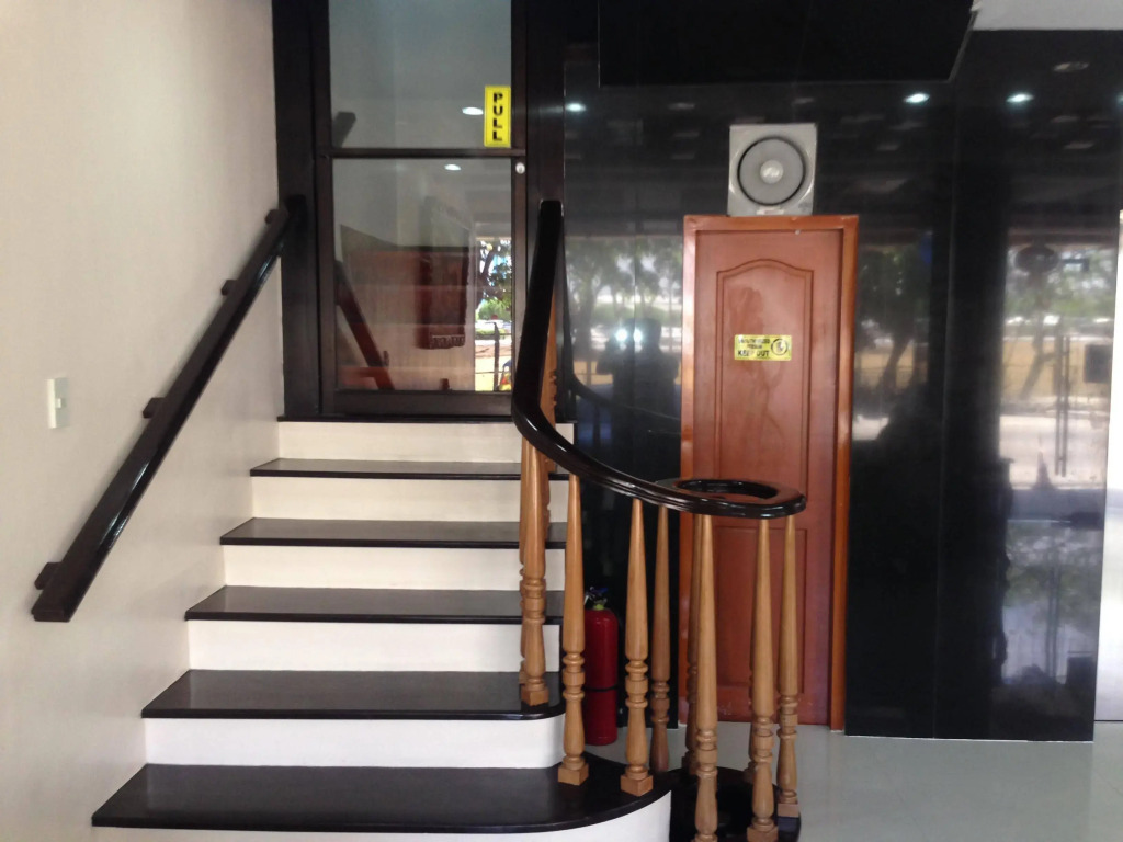 Fave Hotel Angeles City formerly Hotel America