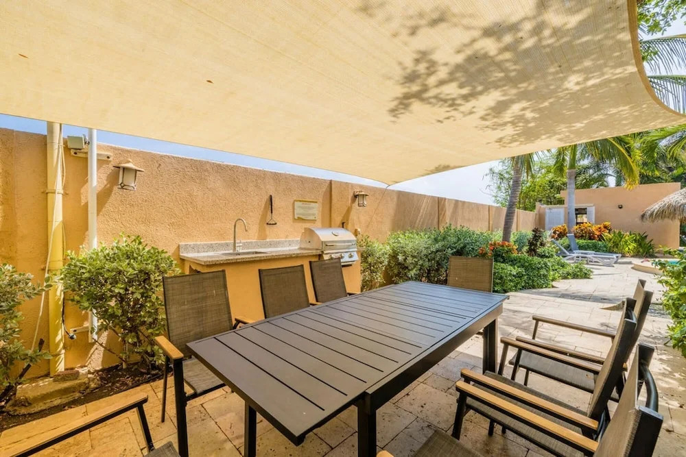 Amazing 4br3 5BA Villa w Private Pool Goldcoast