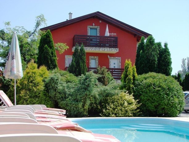 Veronika Villa