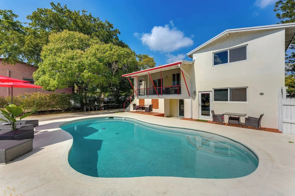 Oakland Park Gem w/ Year-round Pool, 4 Mi to Beach