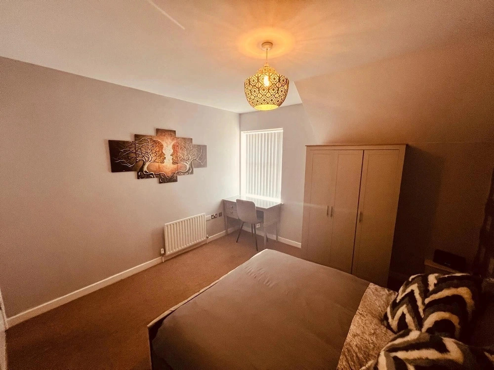 Middlesbrough Stylish Flat 2 Bedrooms & 2 Bathrooms & Private Parking-free Wifi